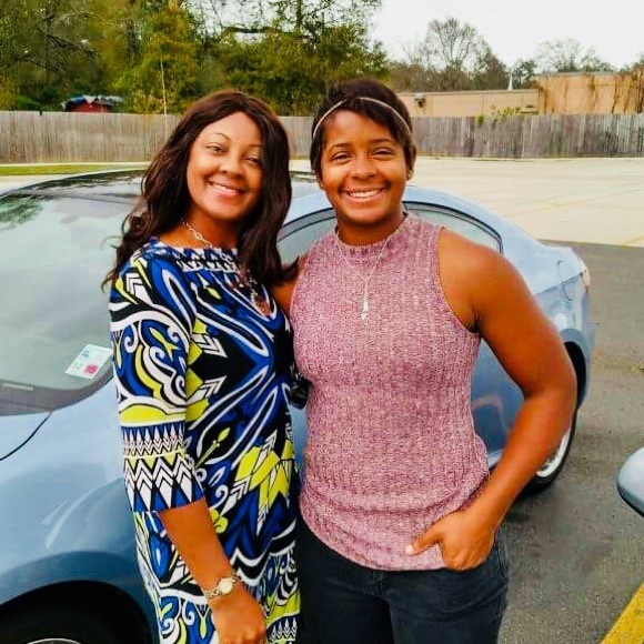 Meet your Posher, Cynthia - Picture 5 of 9